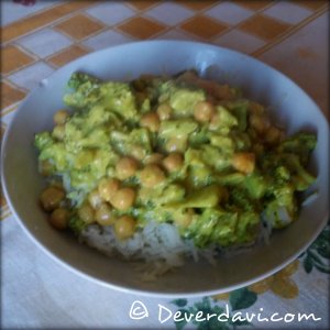 Estofado de brócoli y garbanzos al curry